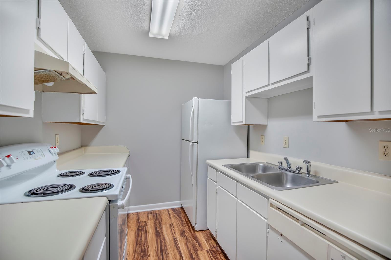 O6363440 Property Photo