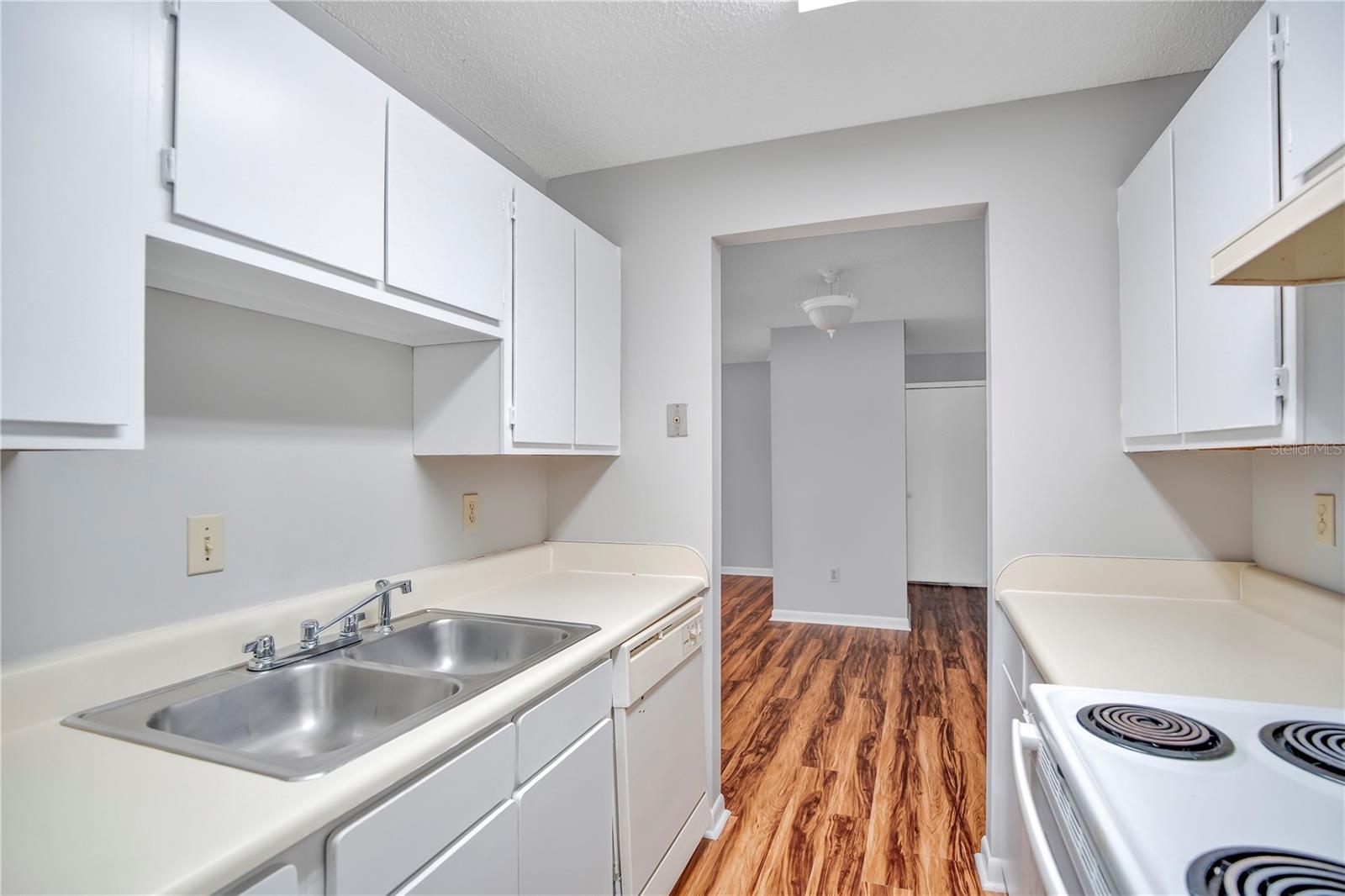 O6363440 Property Photo