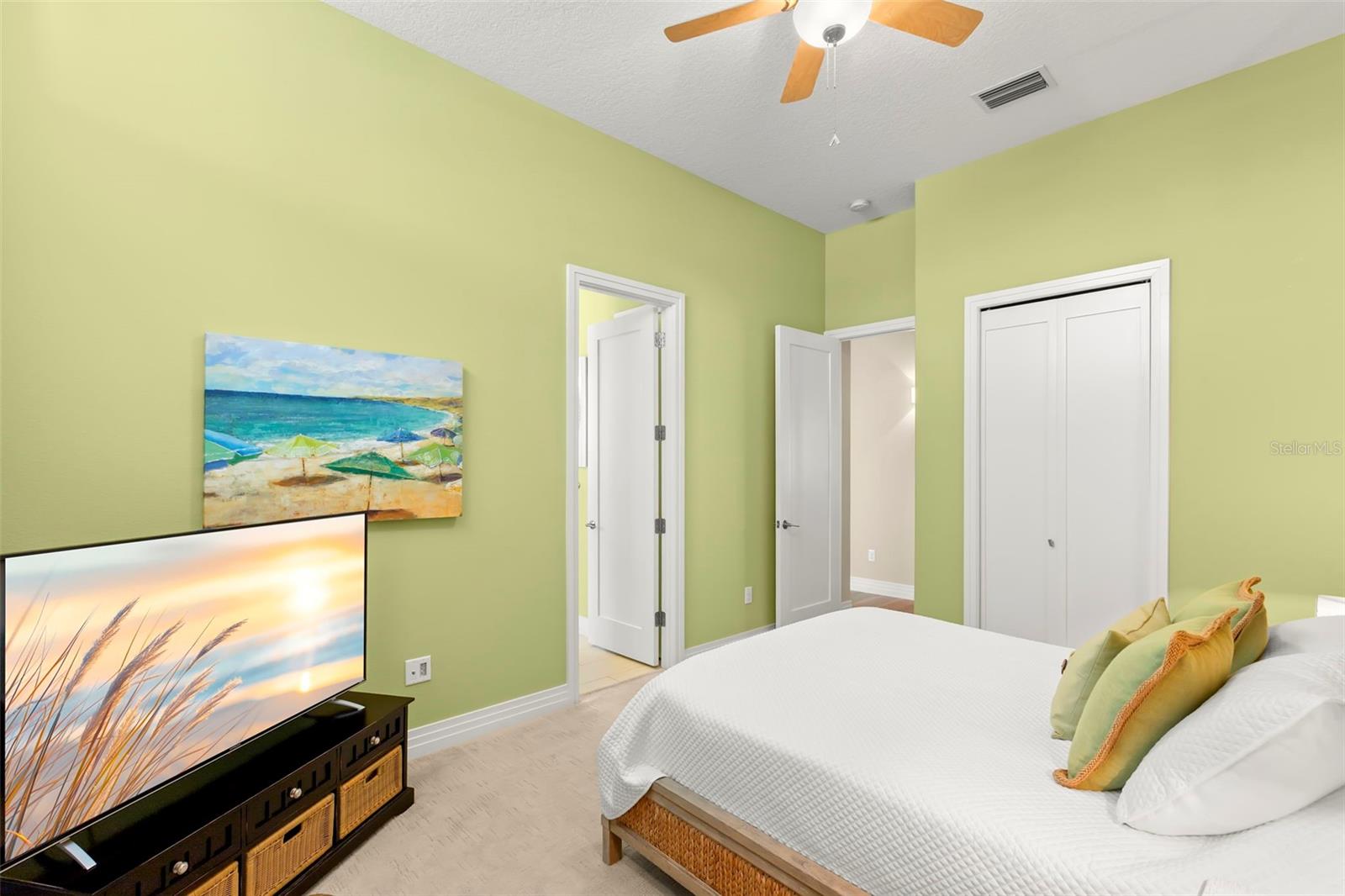 TB8451652 Property Photo