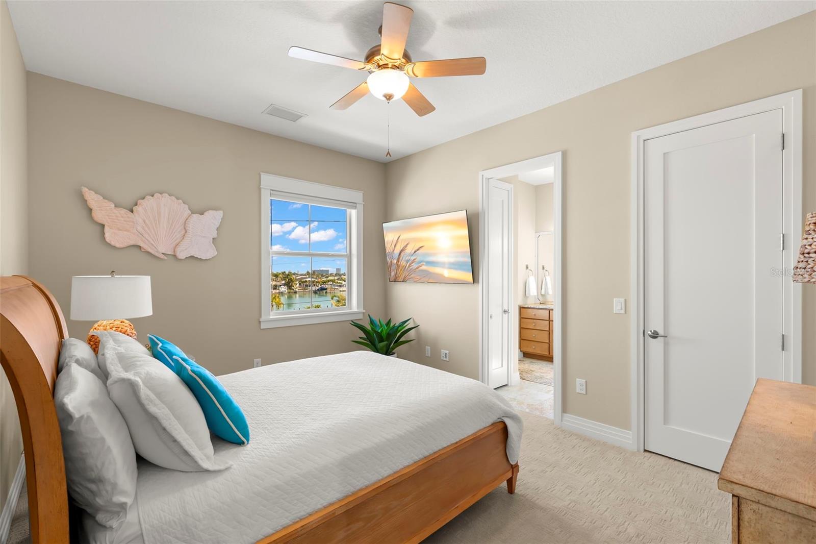 TB8451652 Property Photo