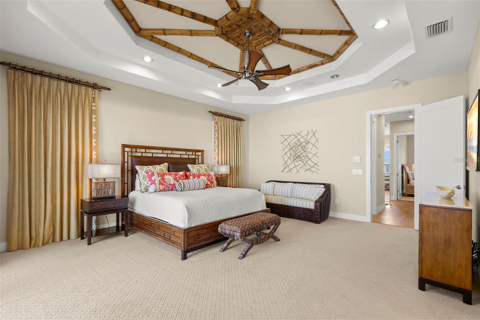 TB8451652 Property Photo