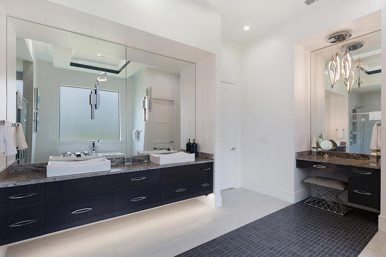 O6363480 Property Photo