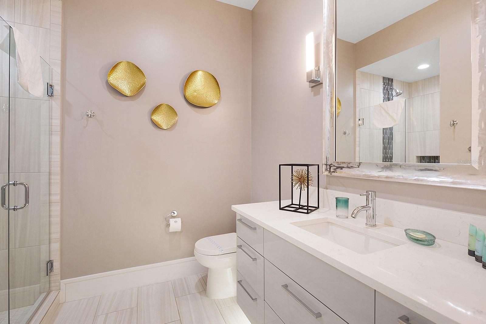 O6363480 Property Photo