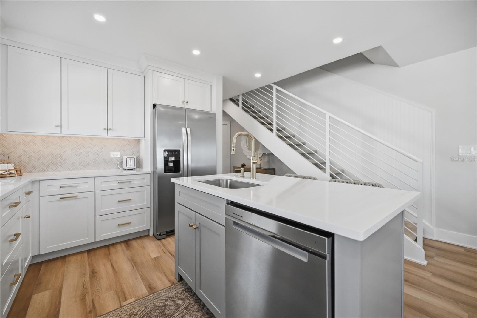 D6144962 Property Photo