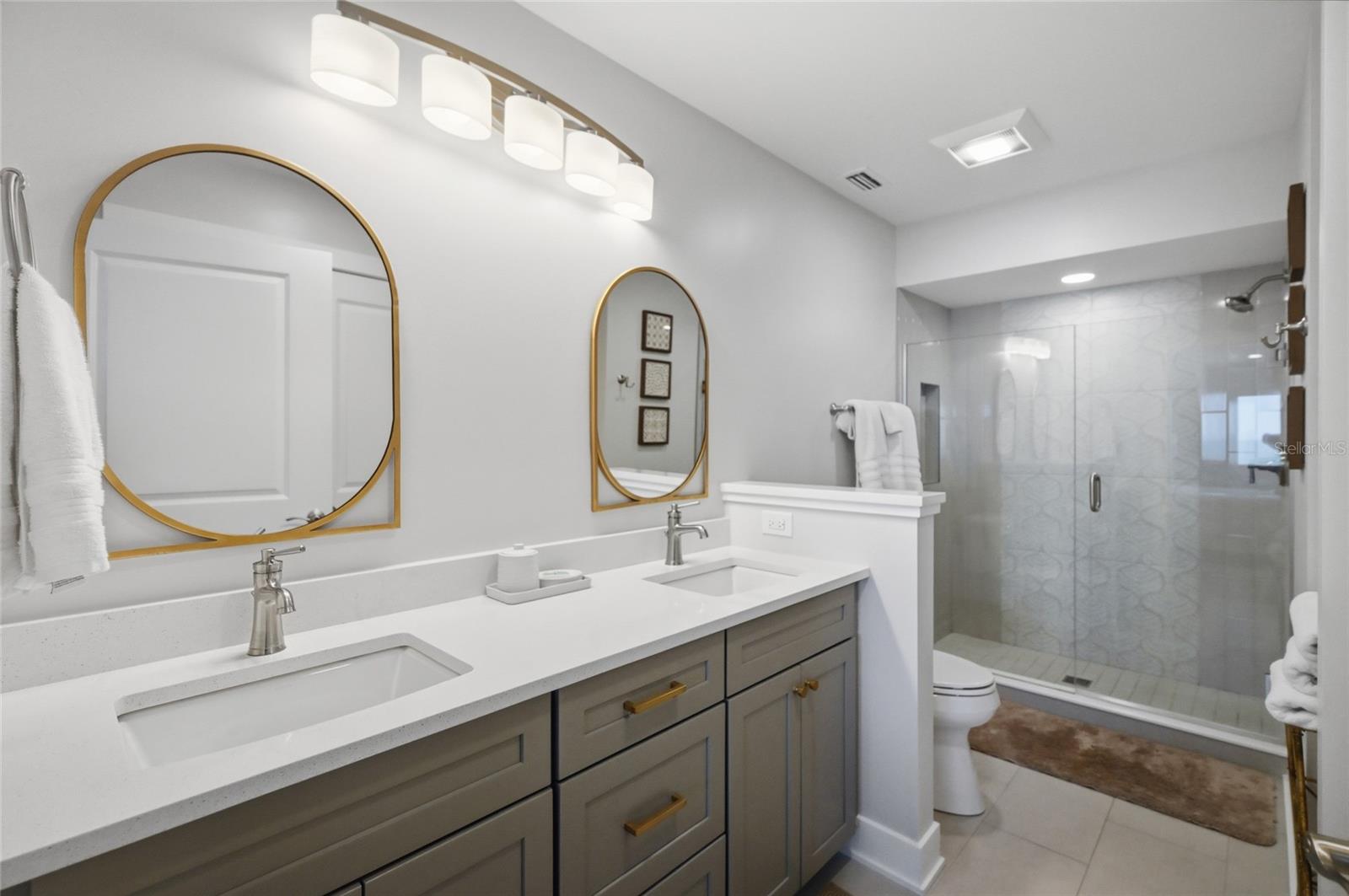 D6144962 Property Photo