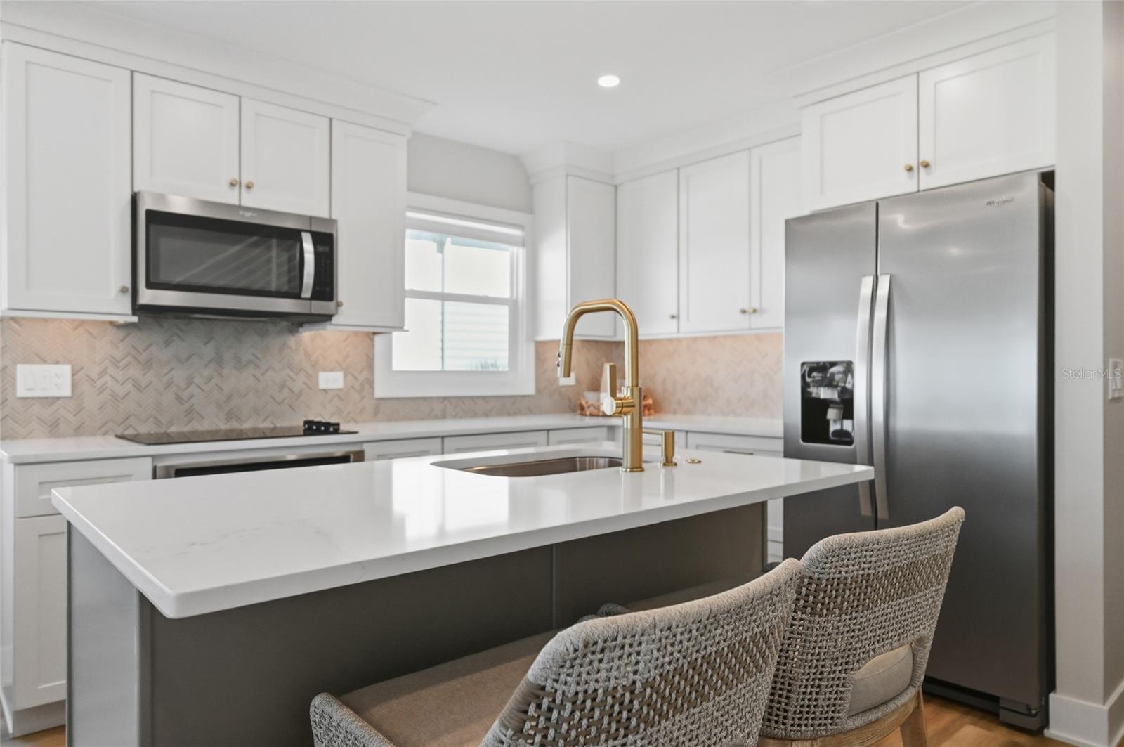 D6144962 Property Photo