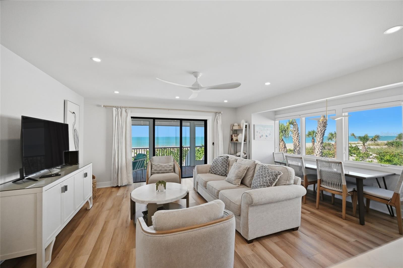 D6144962 Property Photo