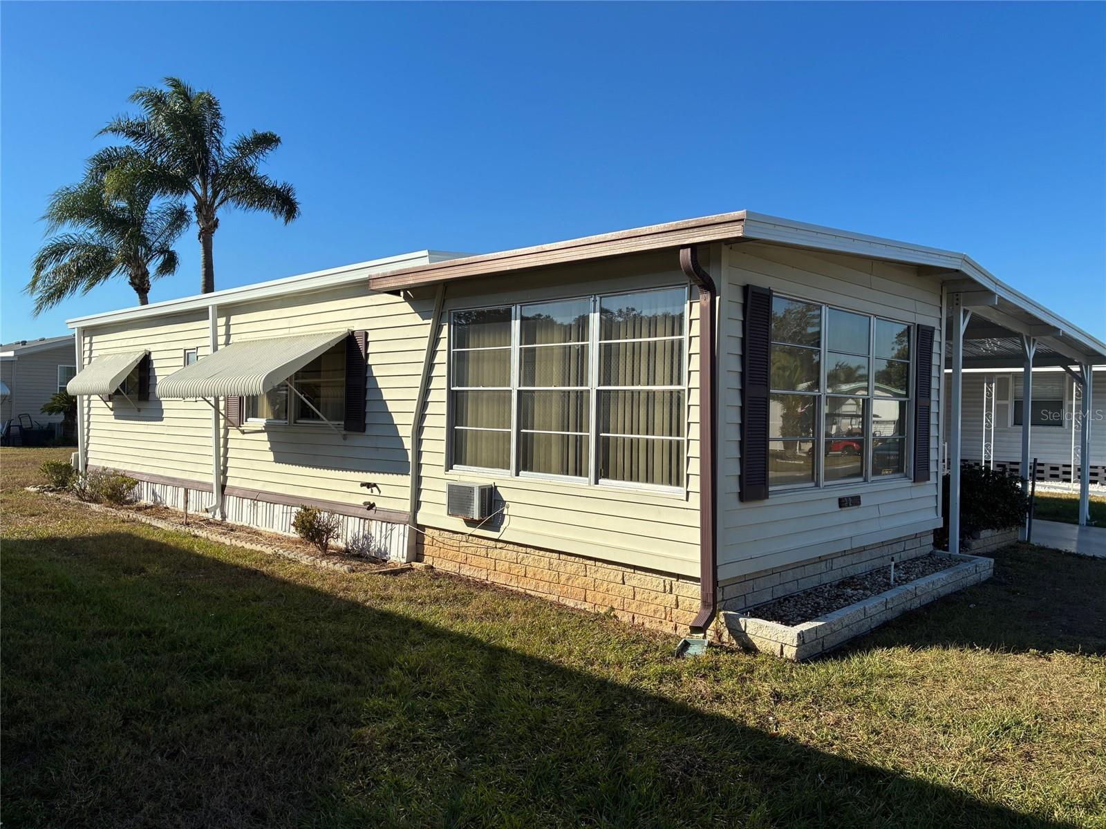 W7881063 Property Photo