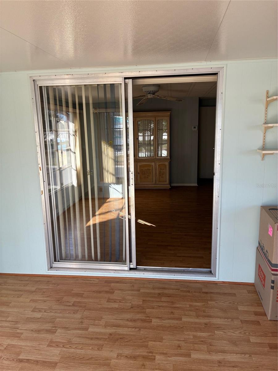 W7881063 Property Photo