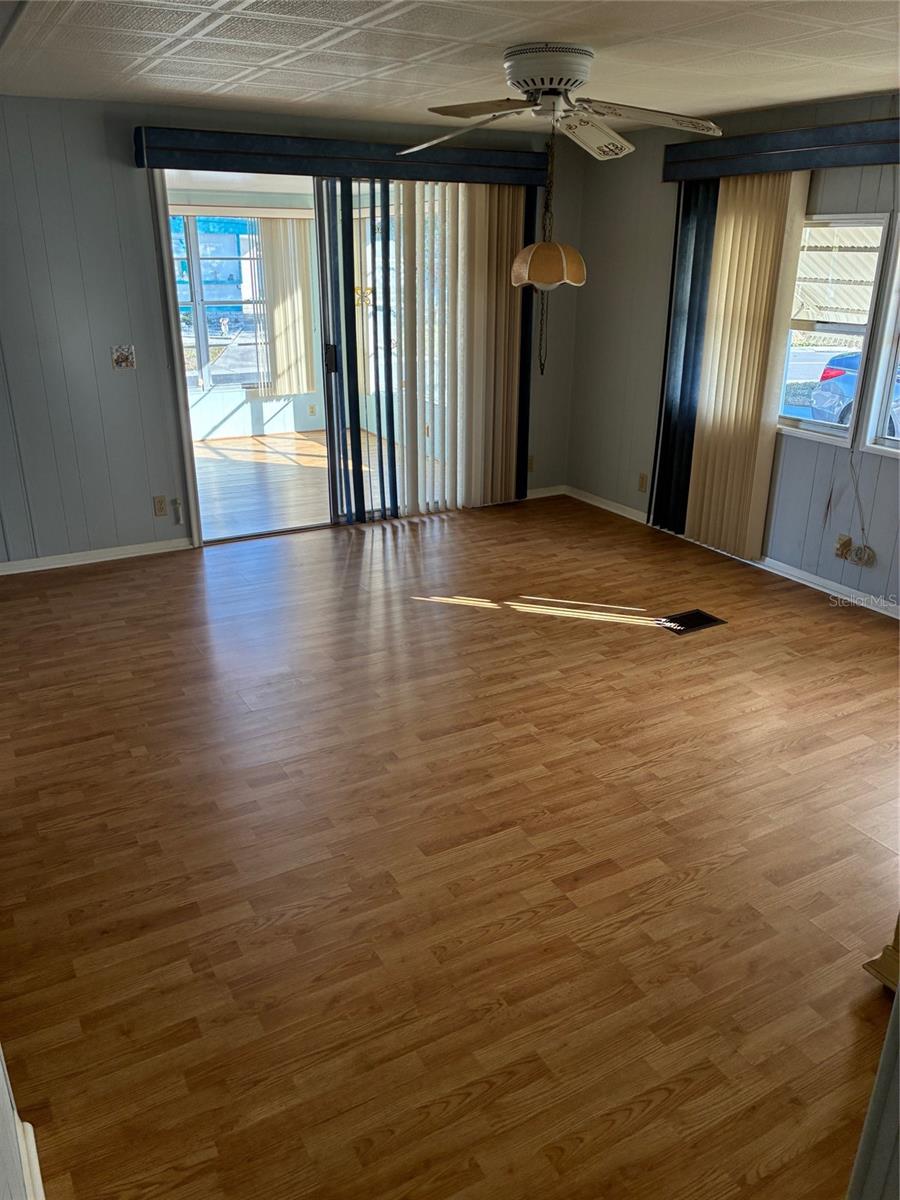 W7881063 Property Photo