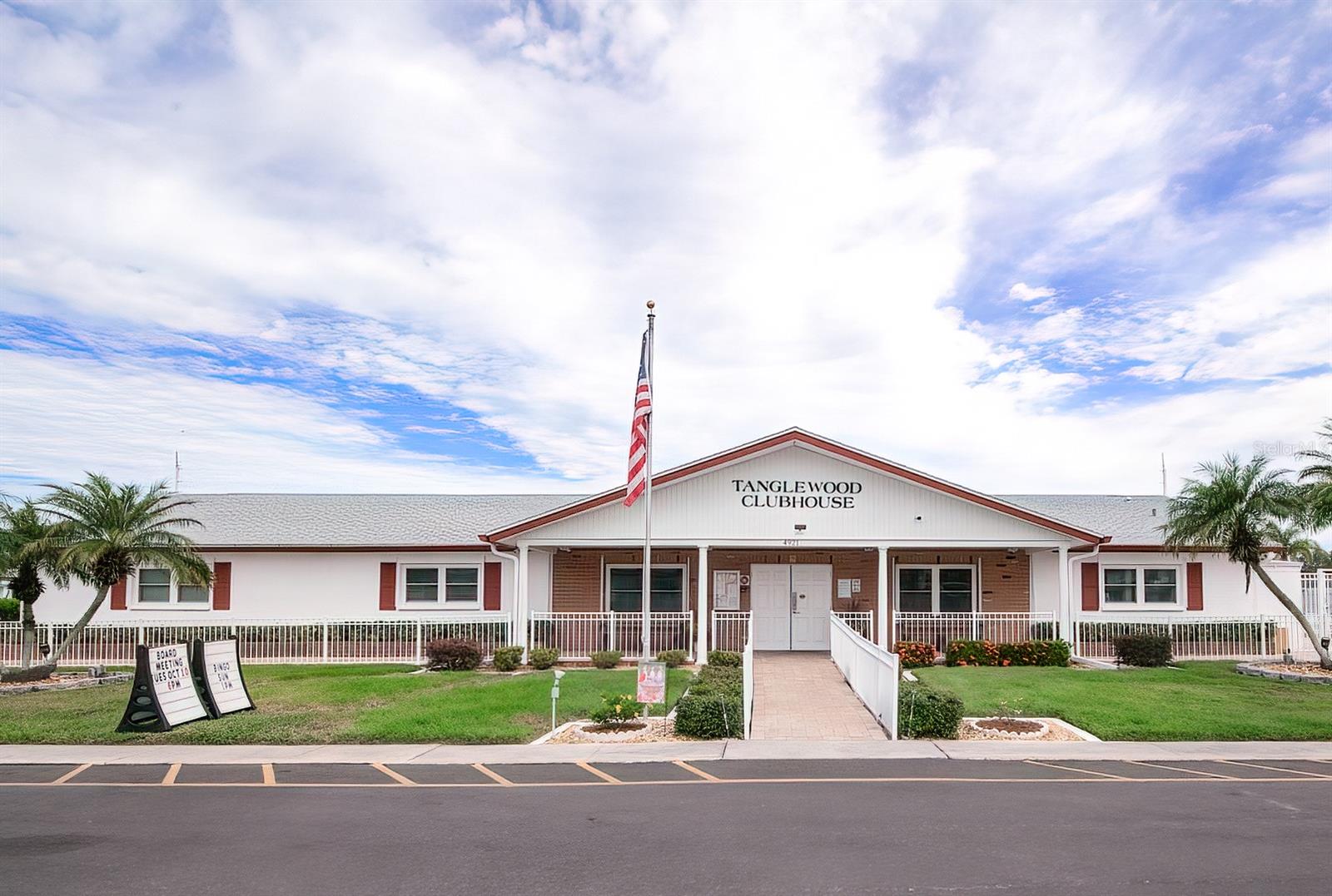 W7881063 Property Photo