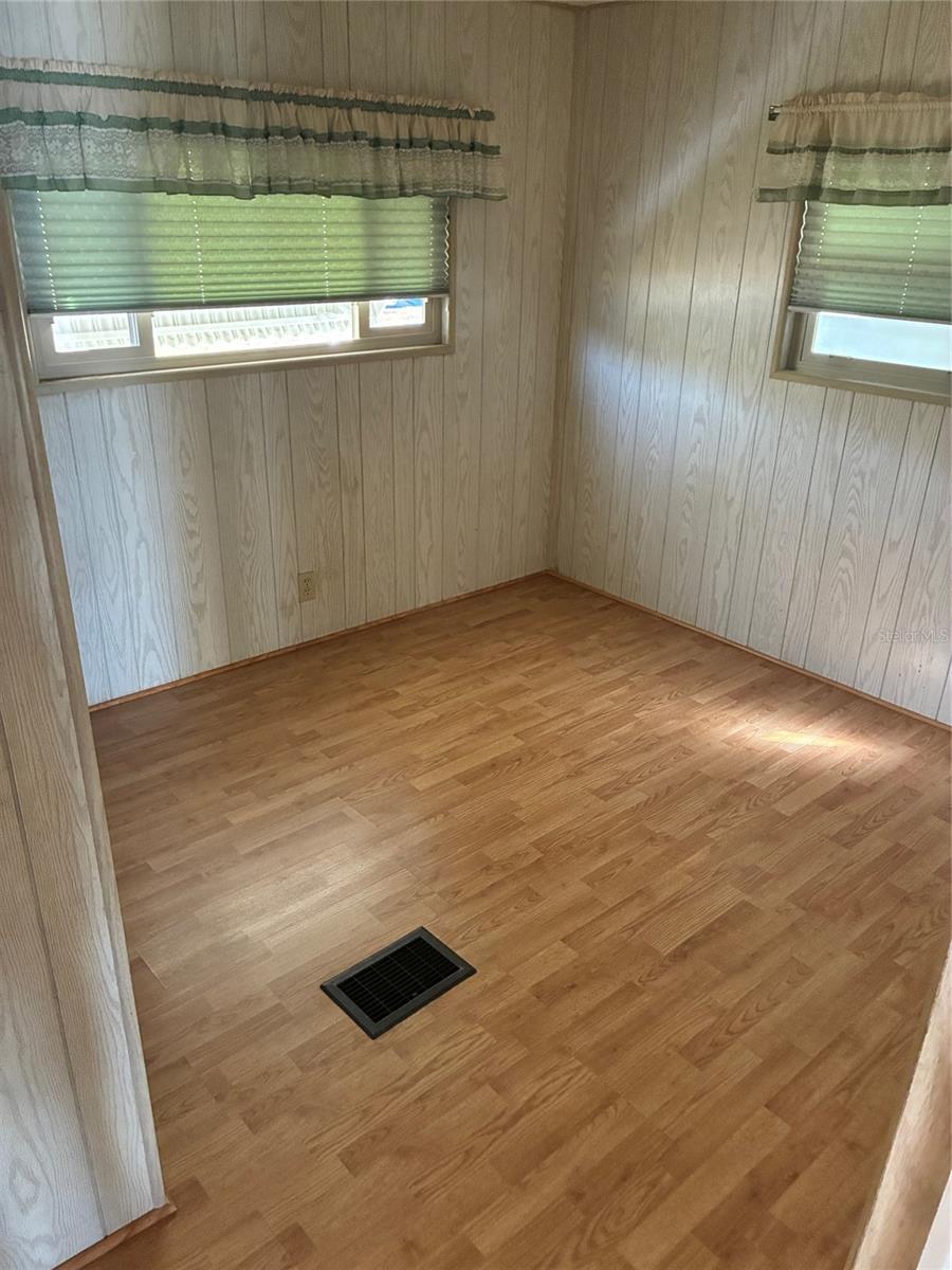 W7881063 Property Photo