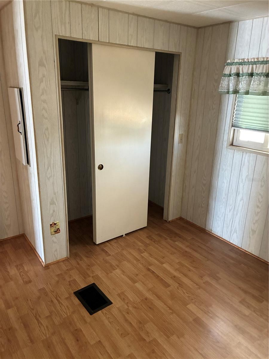 W7881063 Property Photo