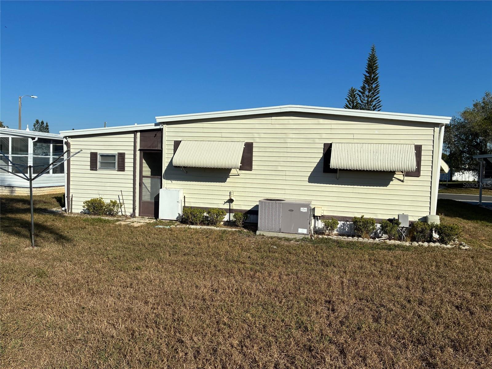 W7881063 Property Photo