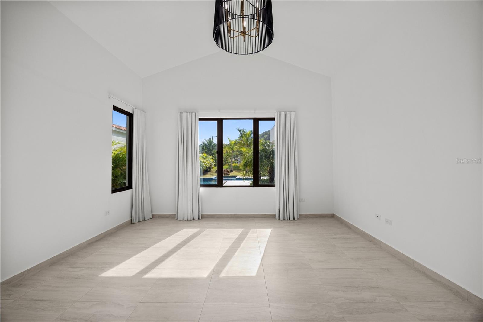 PR9117641 Property Photo