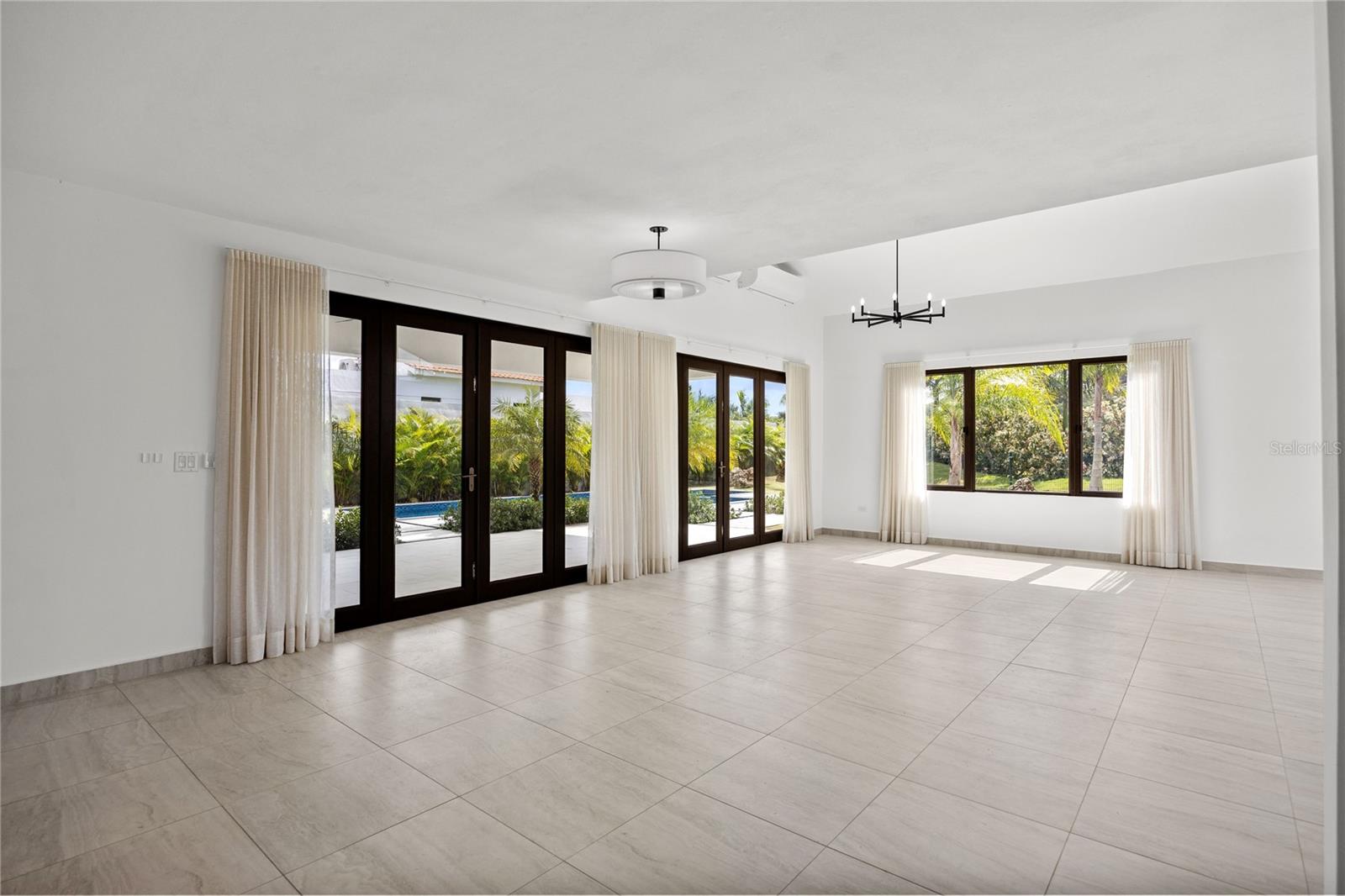 PR9117641 Property Photo