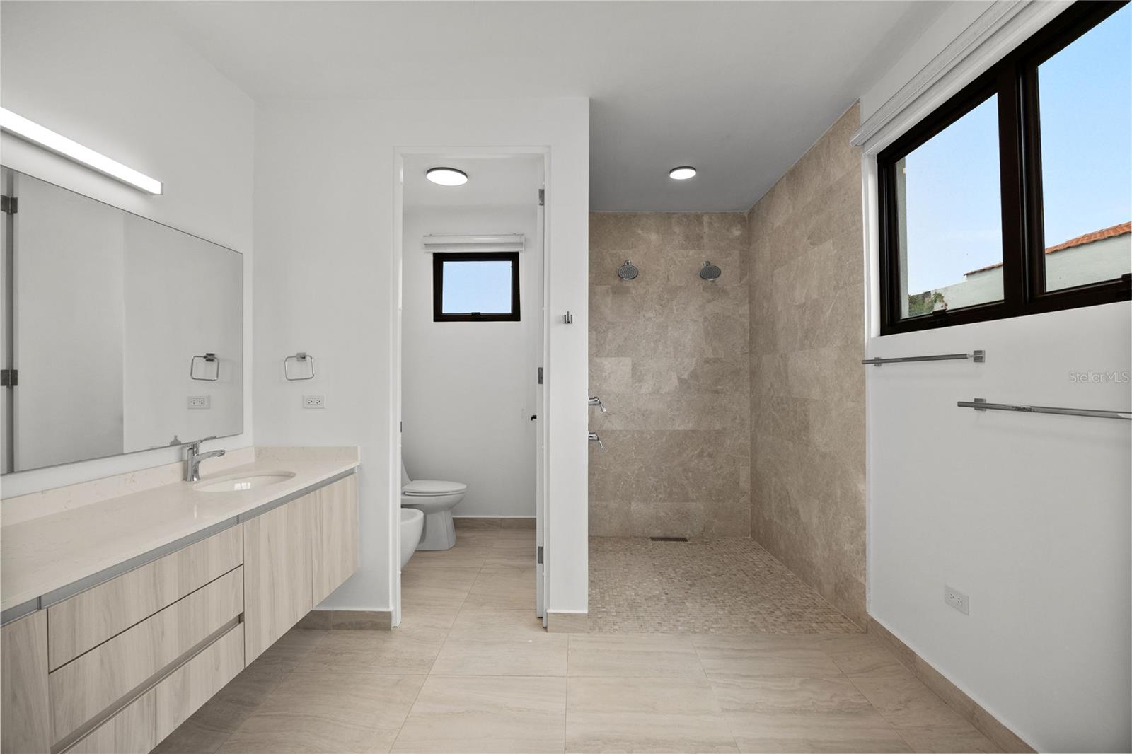 PR9117641 Property Photo