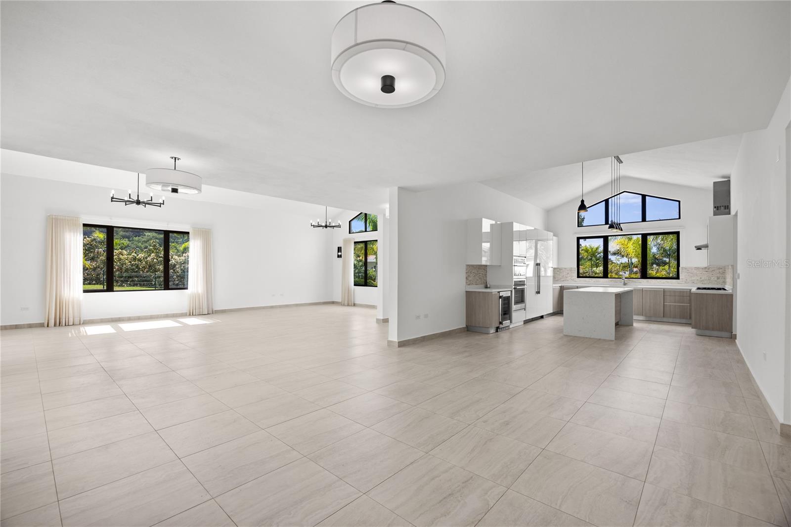 PR9117641 Property Photo