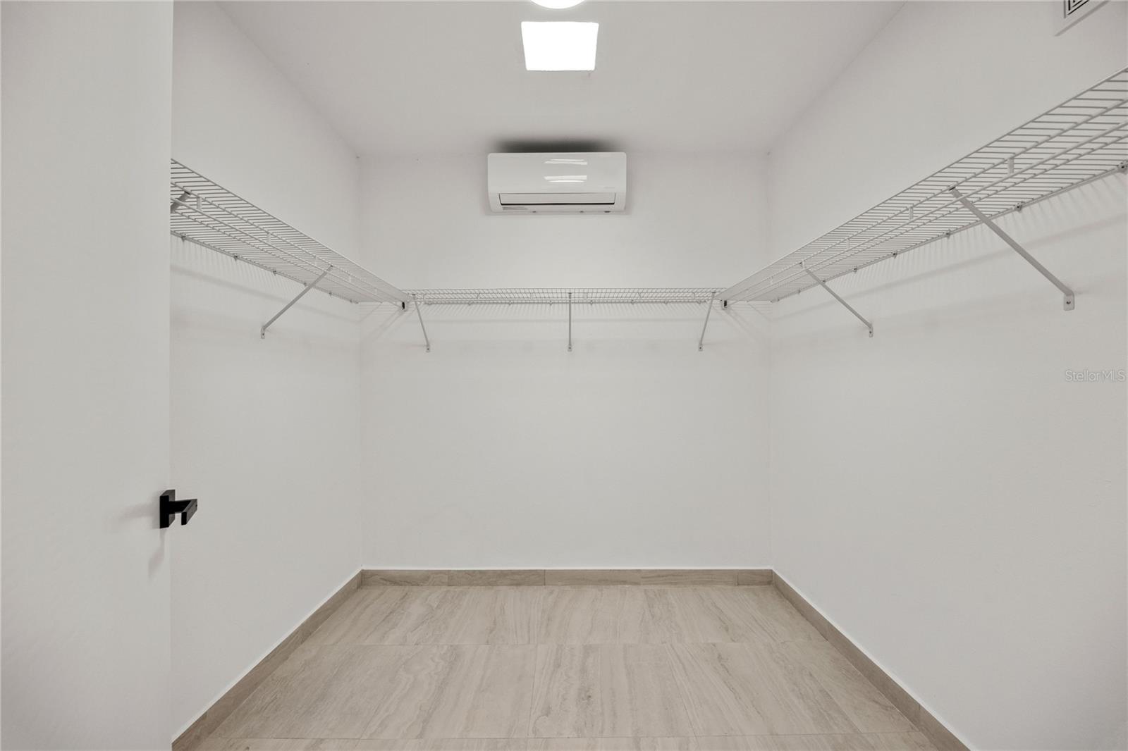 PR9117641 Property Photo