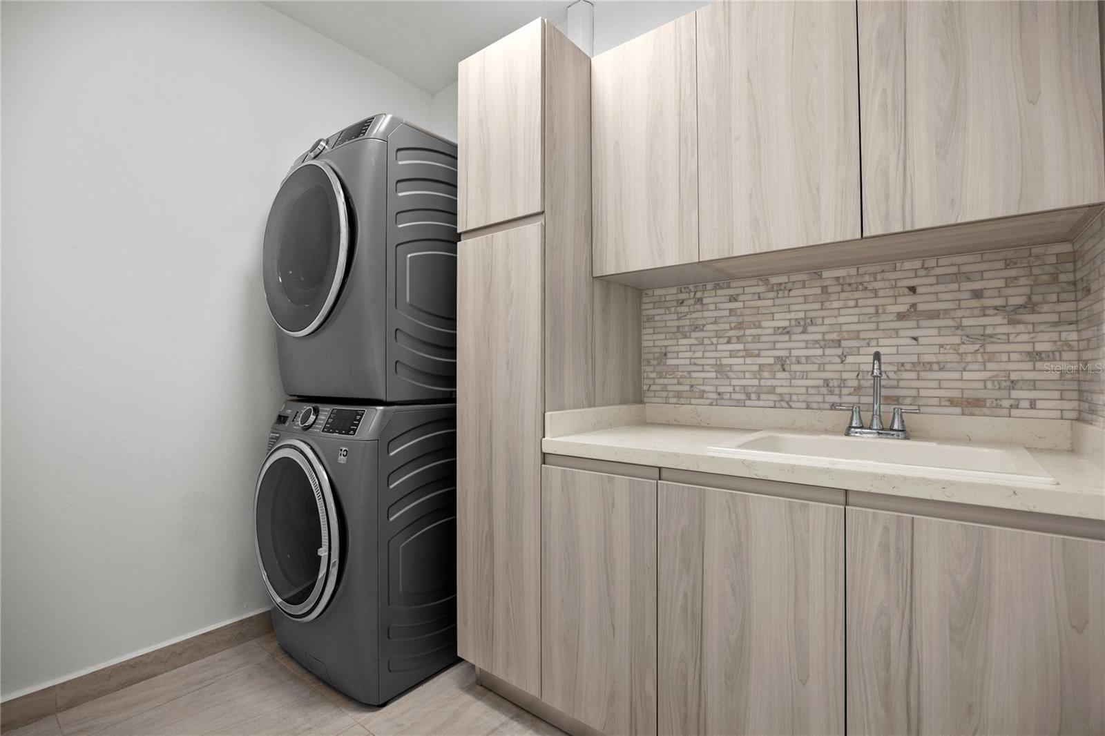 PR9117641 Property Photo