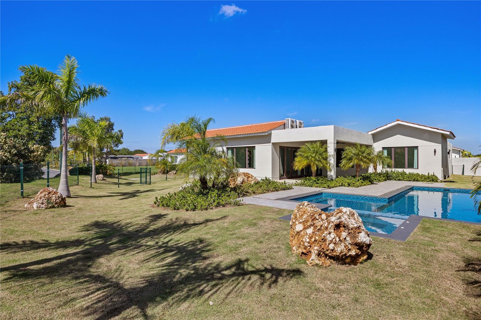 PR9117641 Property Photo