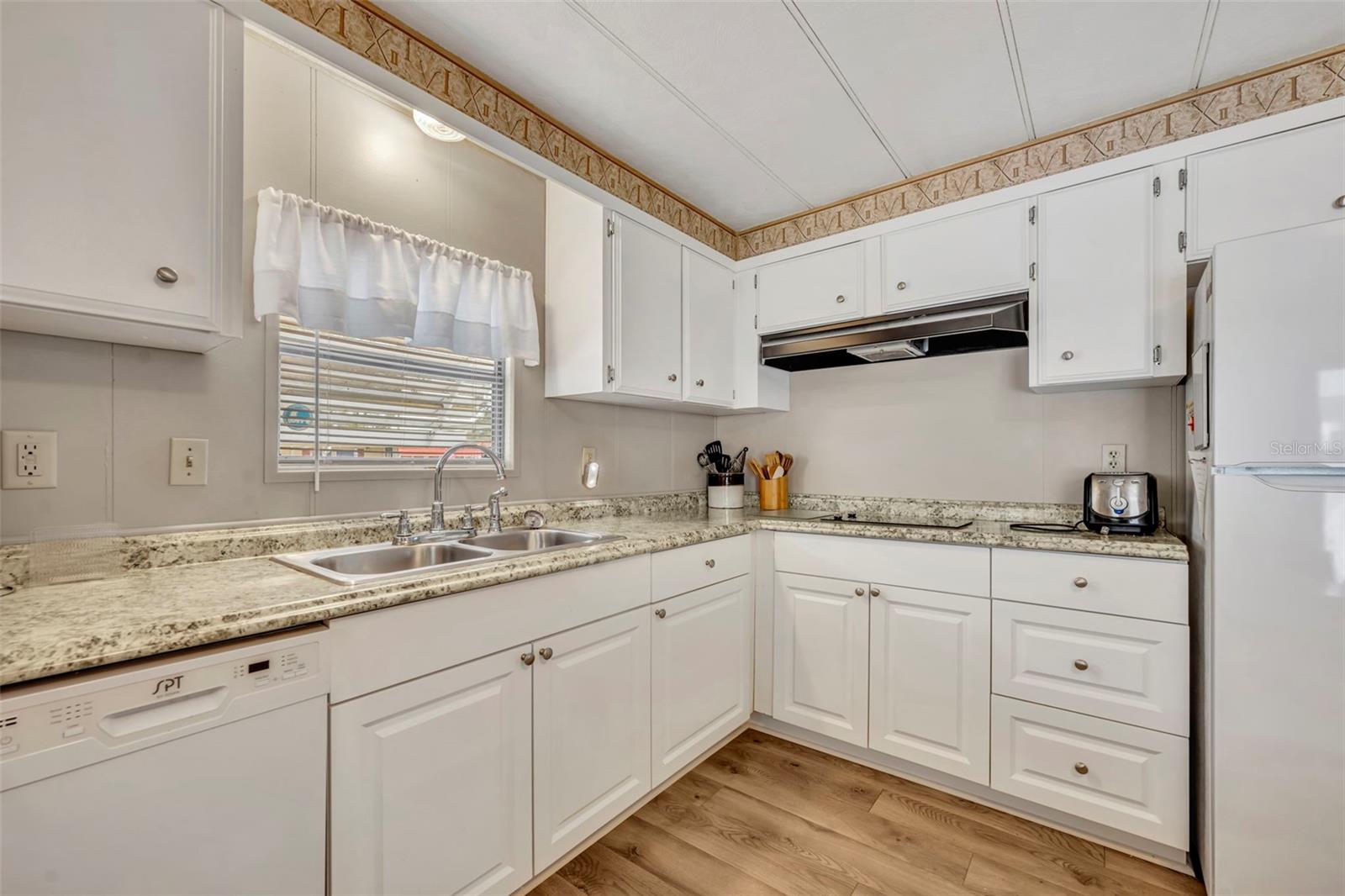 G5104970 Property Photo