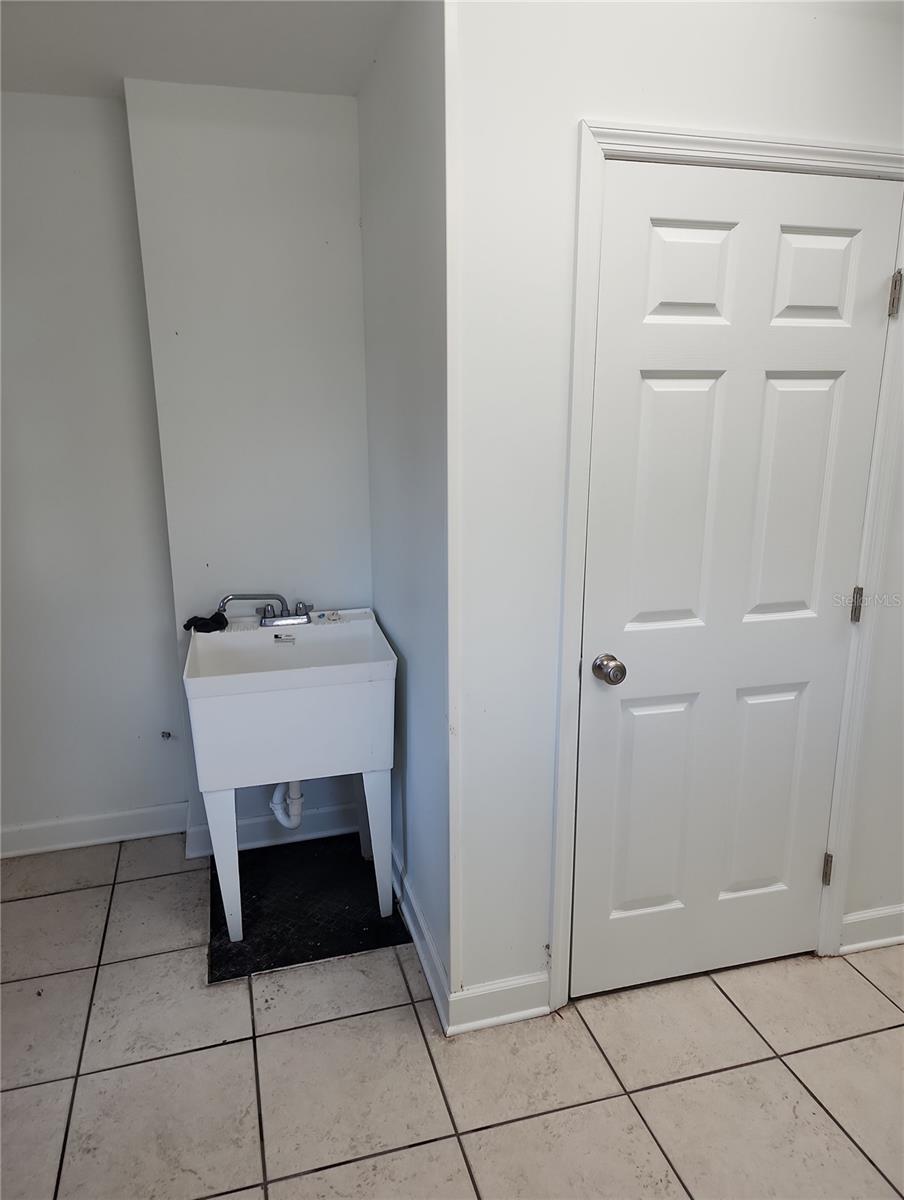 TB8451868 Property Photo