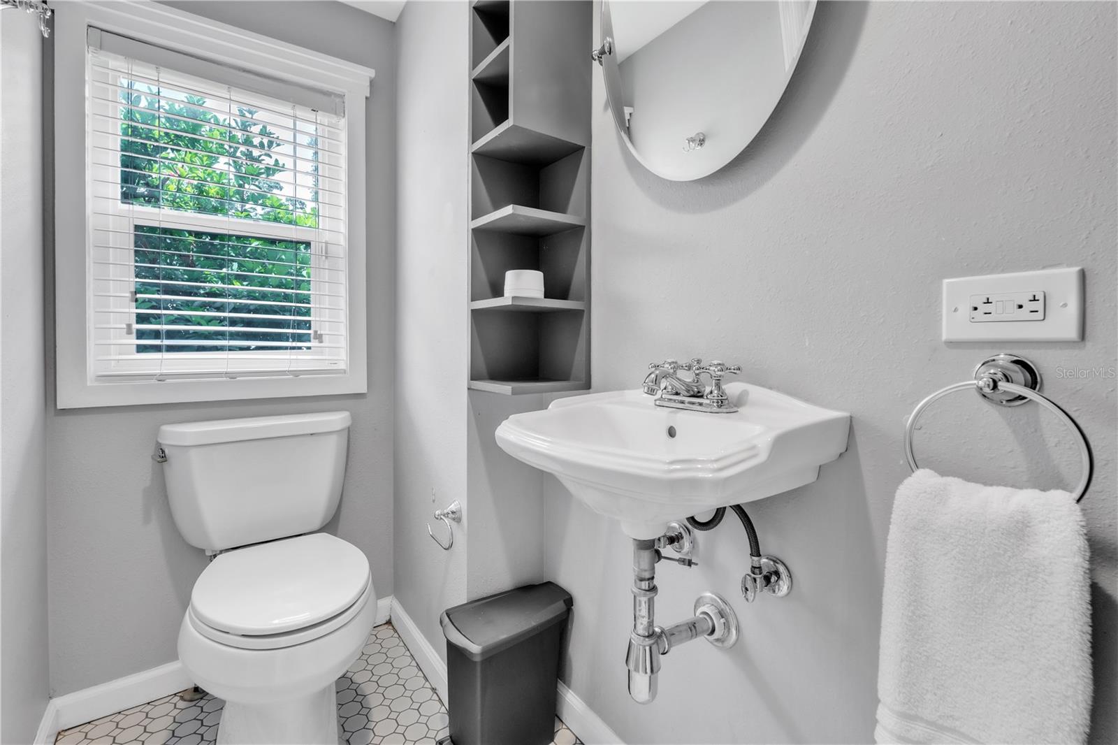 TB8451913 Property Photo