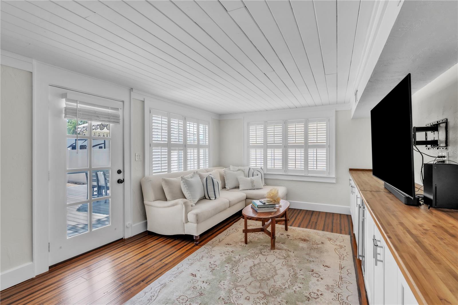 TB8451913 Property Photo