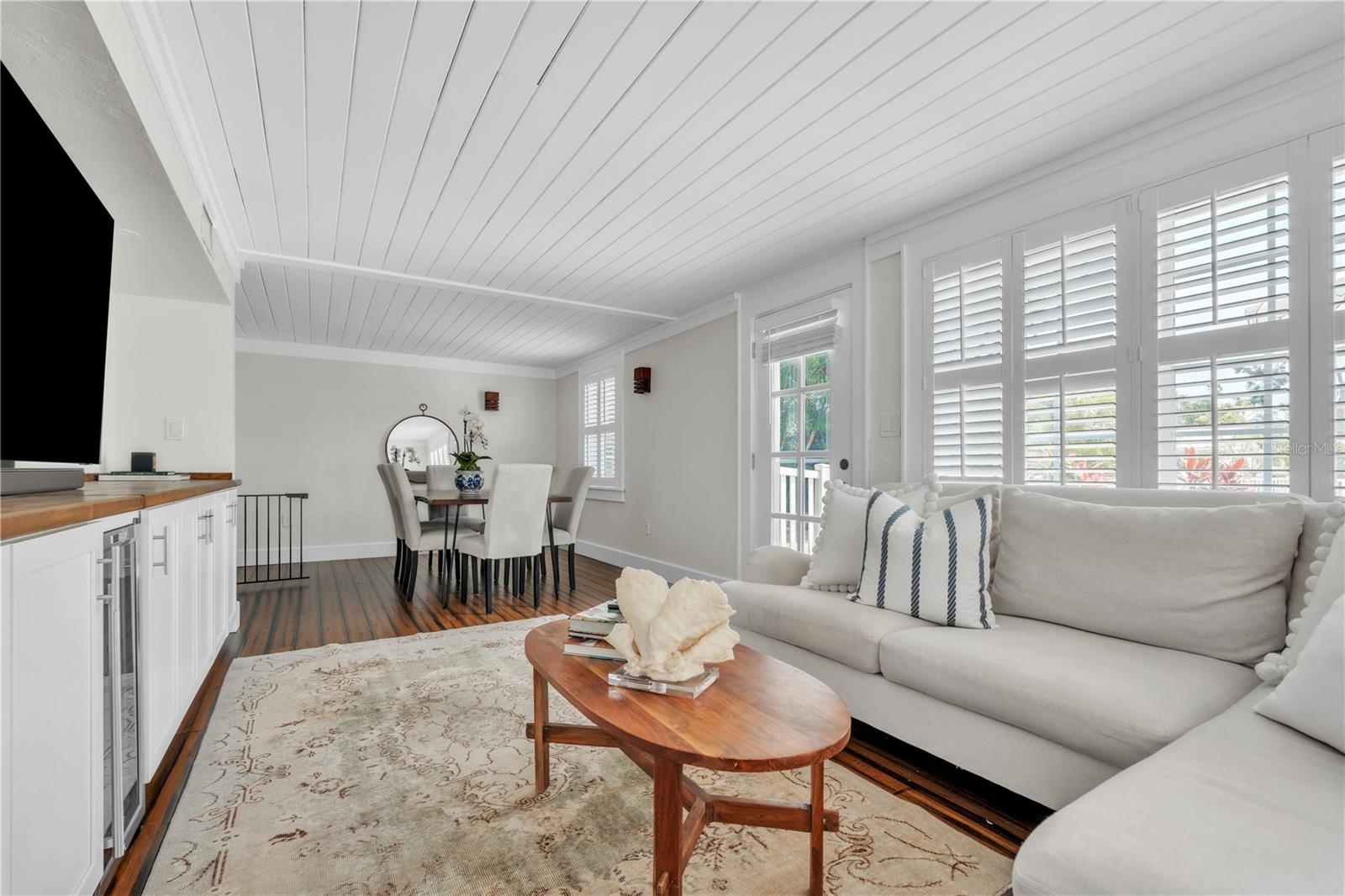 TB8451913 Property Photo