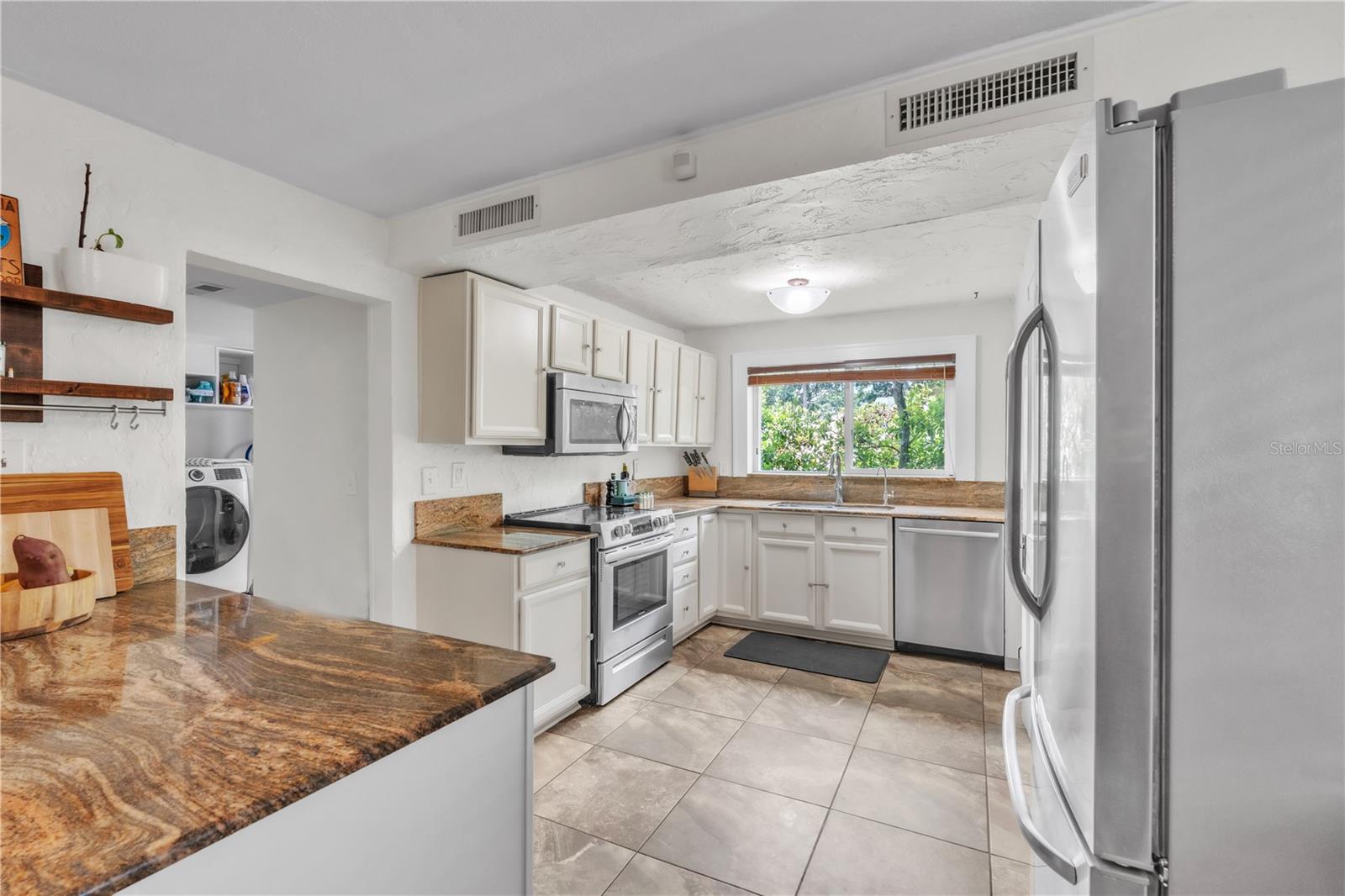 TB8451913 Property Photo