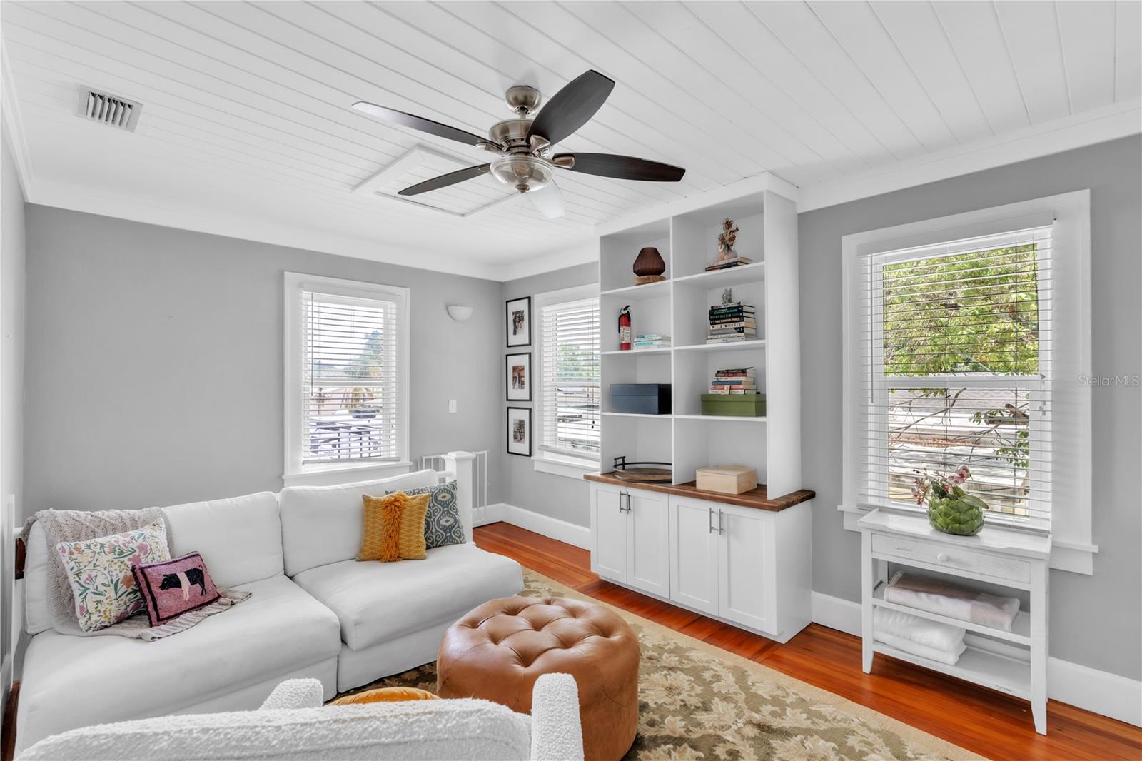 TB8451913 Property Photo