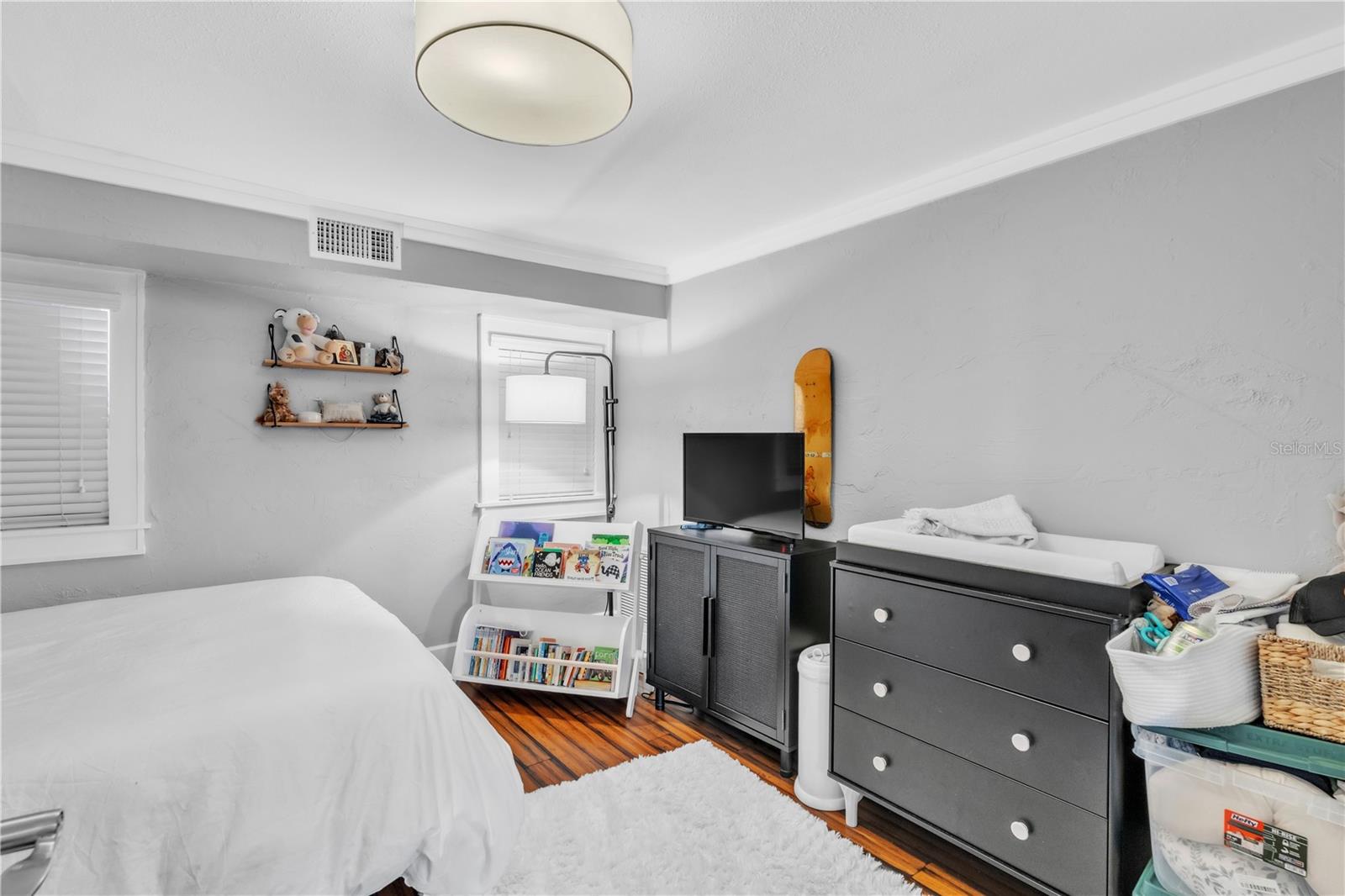 TB8451913 Property Photo