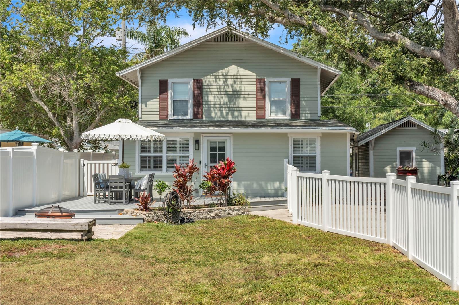 TB8451913 Property Photo