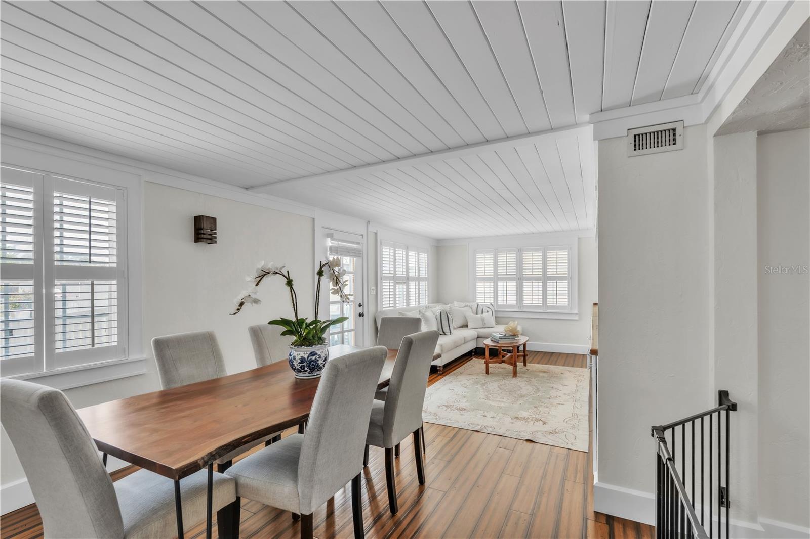 TB8451913 Property Photo