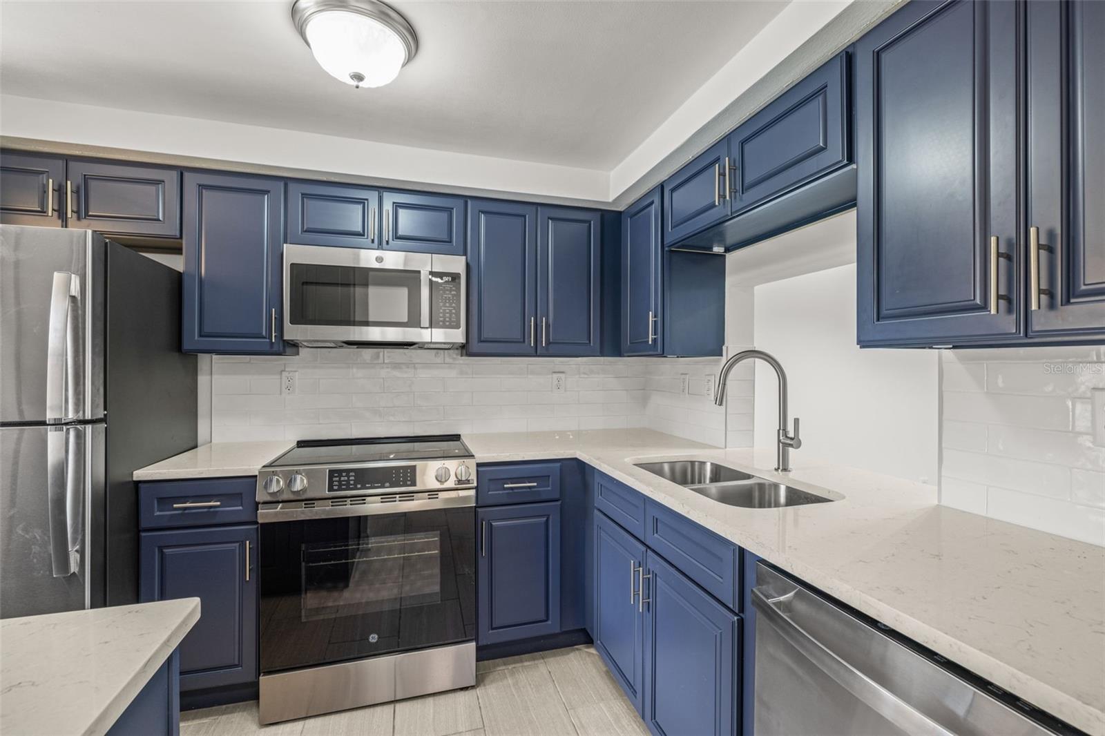 TB8451917 Property Photo