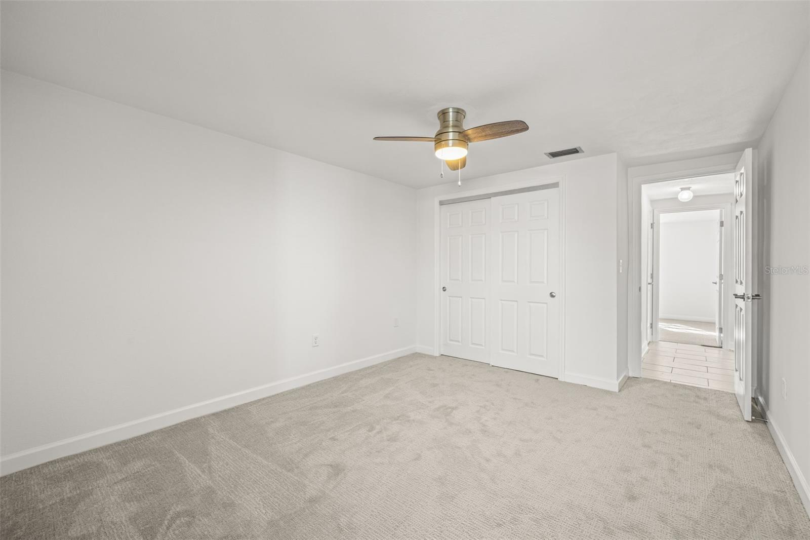 TB8451917 Property Photo