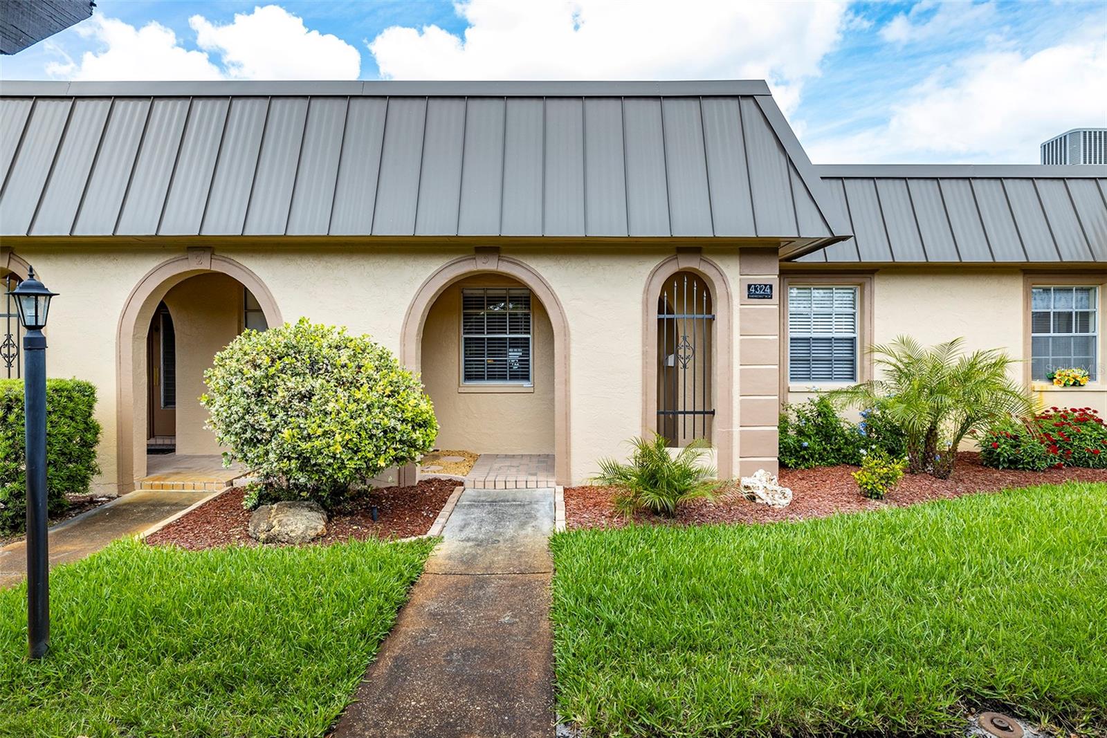 TB8451917 Property Photo