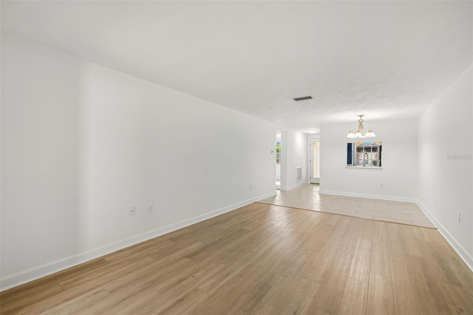 TB8451917 Property Photo