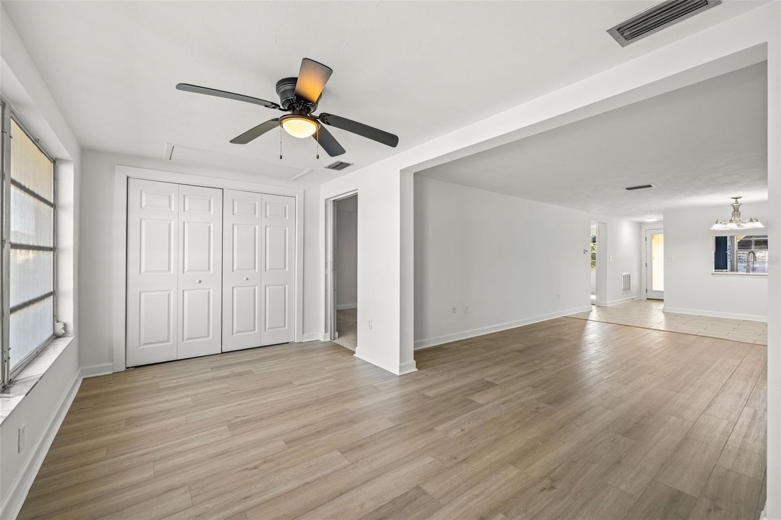 TB8451917 Property Photo