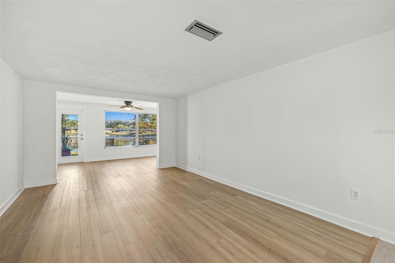 TB8451917 Property Photo