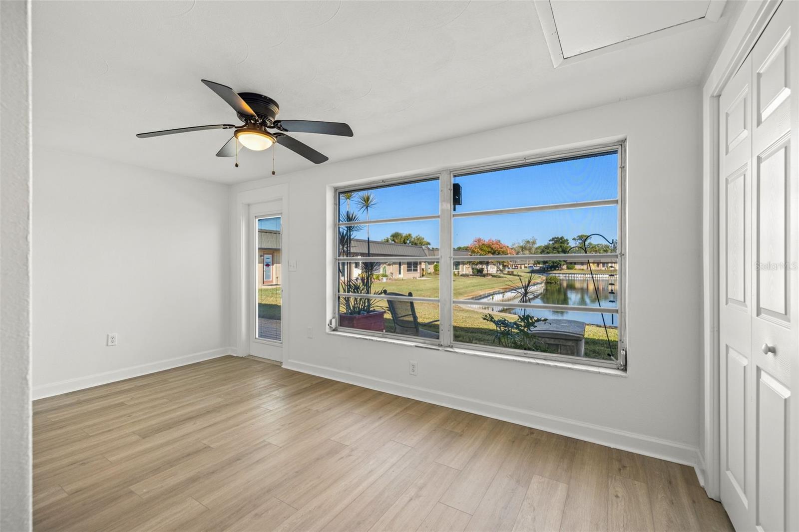 TB8451917 Property Photo