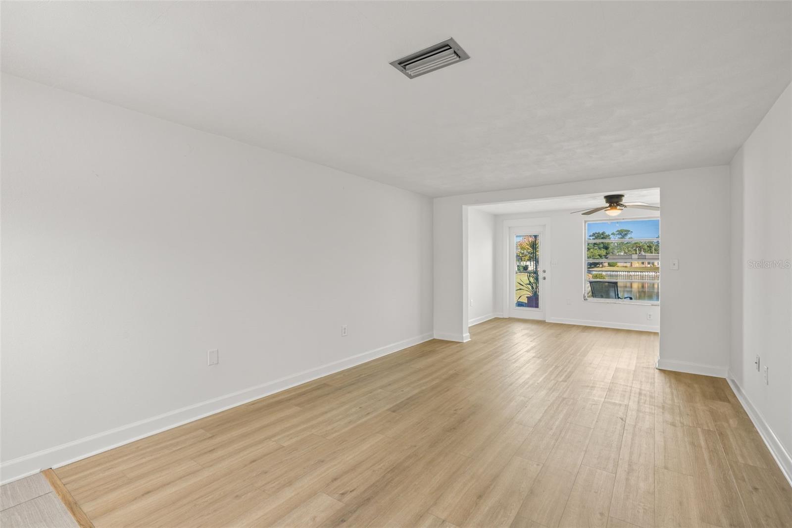 TB8451917 Property Photo