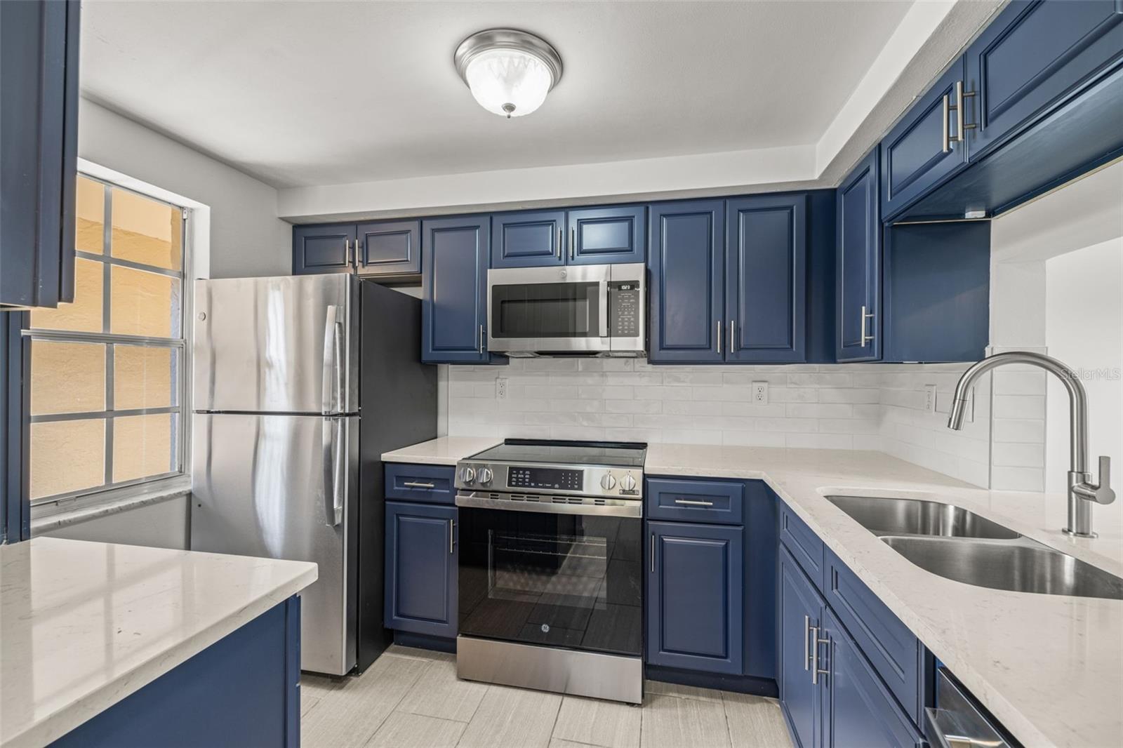 TB8451917 Property Photo