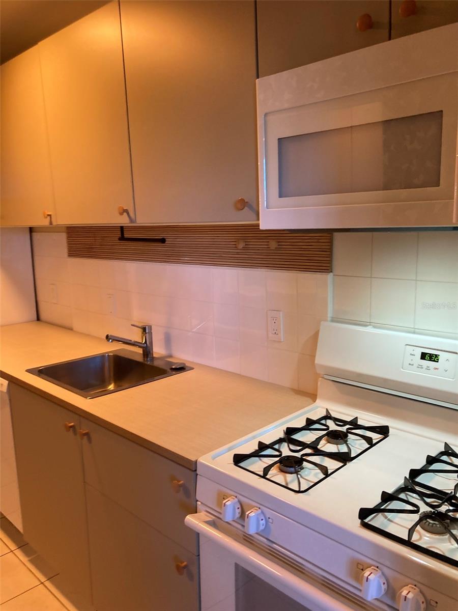 TB8451939 Property Photo