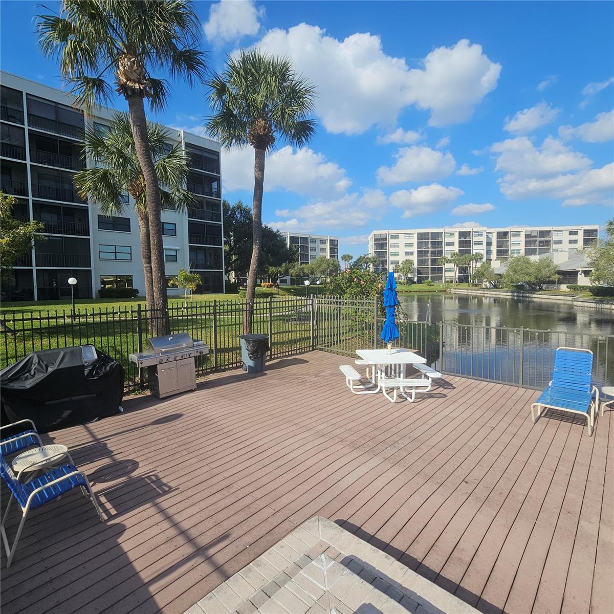 Pasadena Cove Outdoor Grilling Area