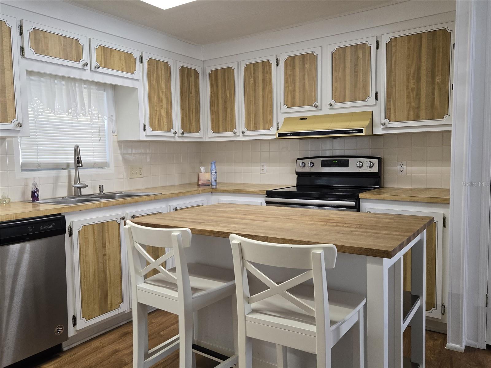 O6363756 Property Photo