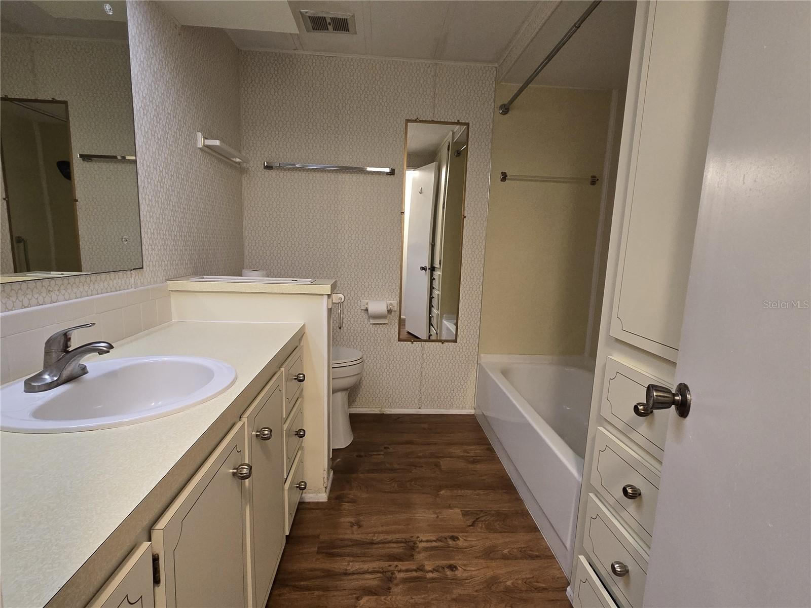 O6363756 Property Photo