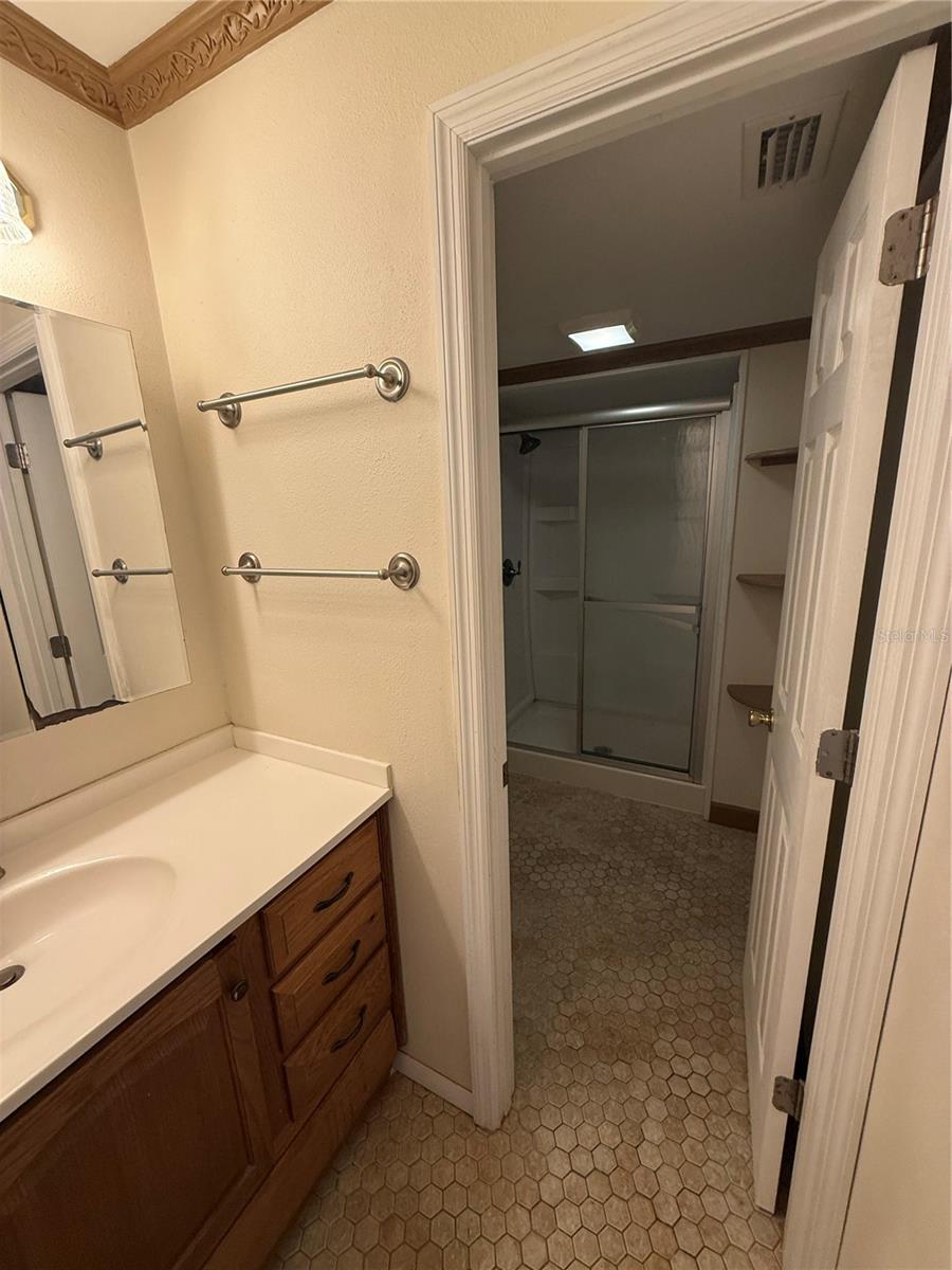 P4937161 Property Photo