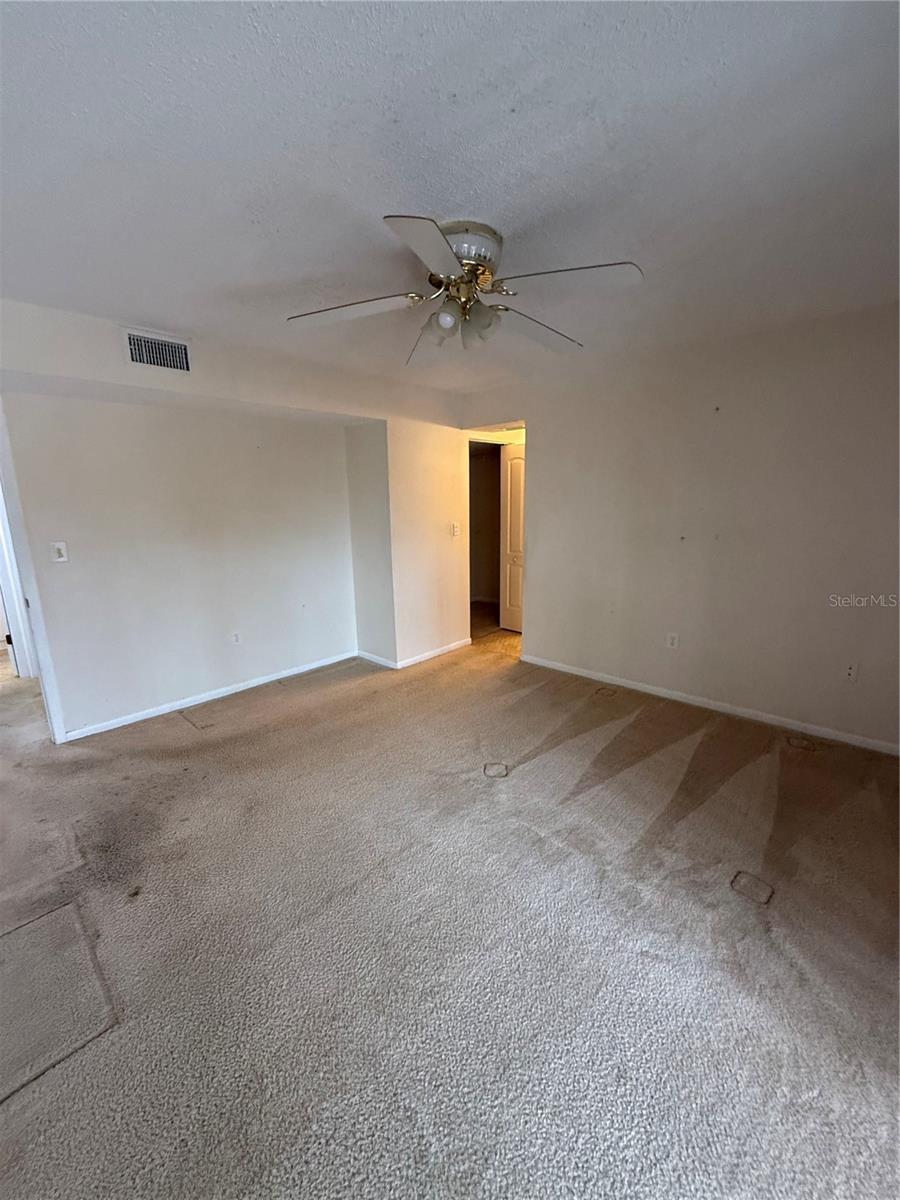 P4937161 Property Photo